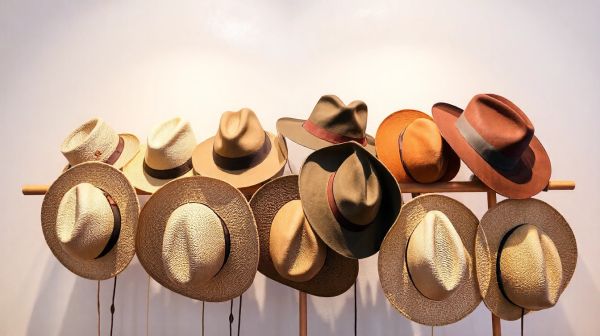 Top 5 bobs chapeaux estivaux pour votre style